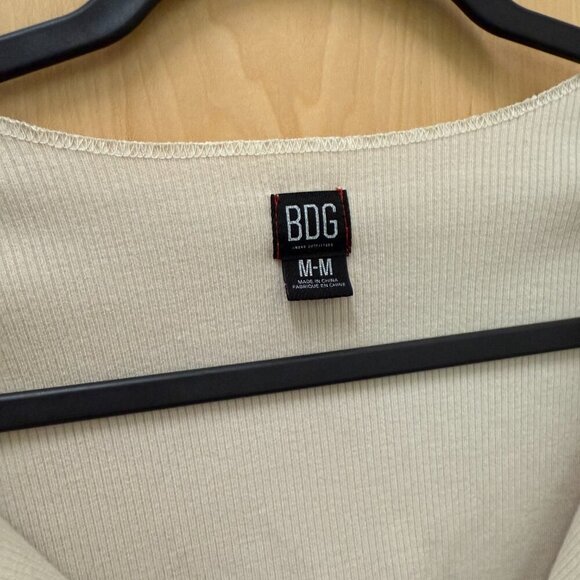 Urban Outfitters Ribbed Cream Long Sleeve Top Women’s M - Picture 2 of 3